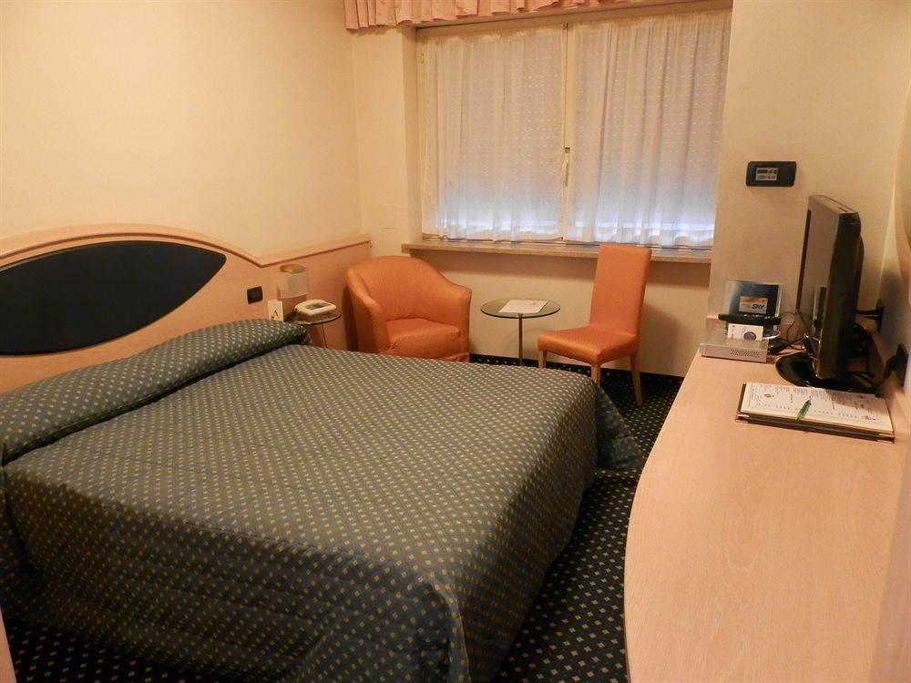 Augustus Hotel Biella Ngoại thất bức ảnh