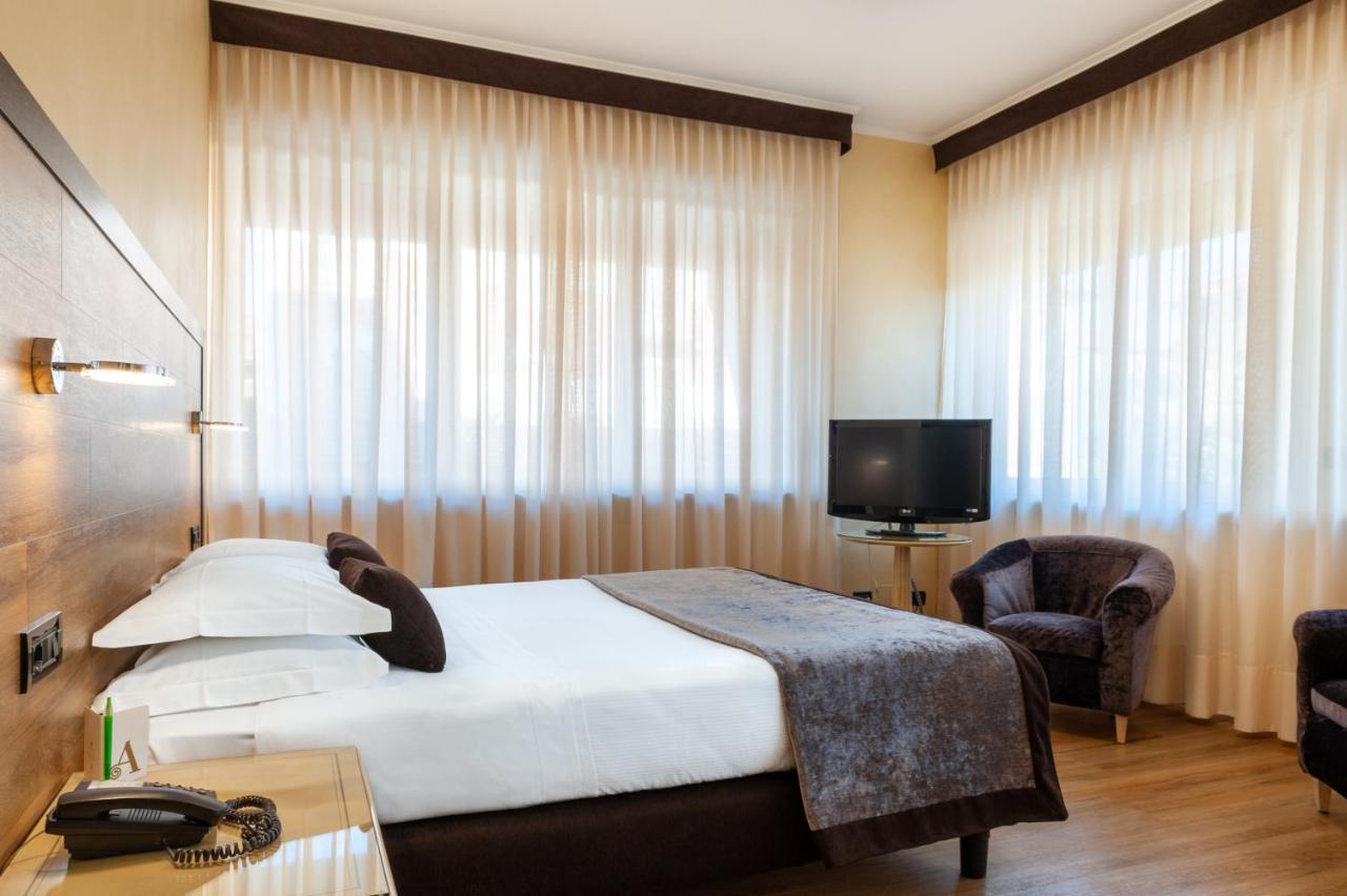 Augustus Hotel Biella Ngoại thất bức ảnh