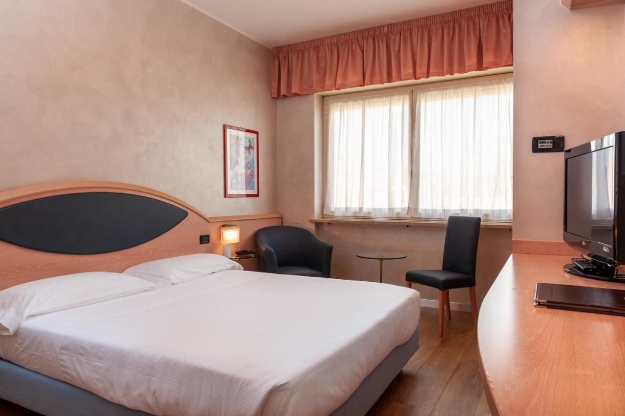 Augustus Hotel Biella Ngoại thất bức ảnh