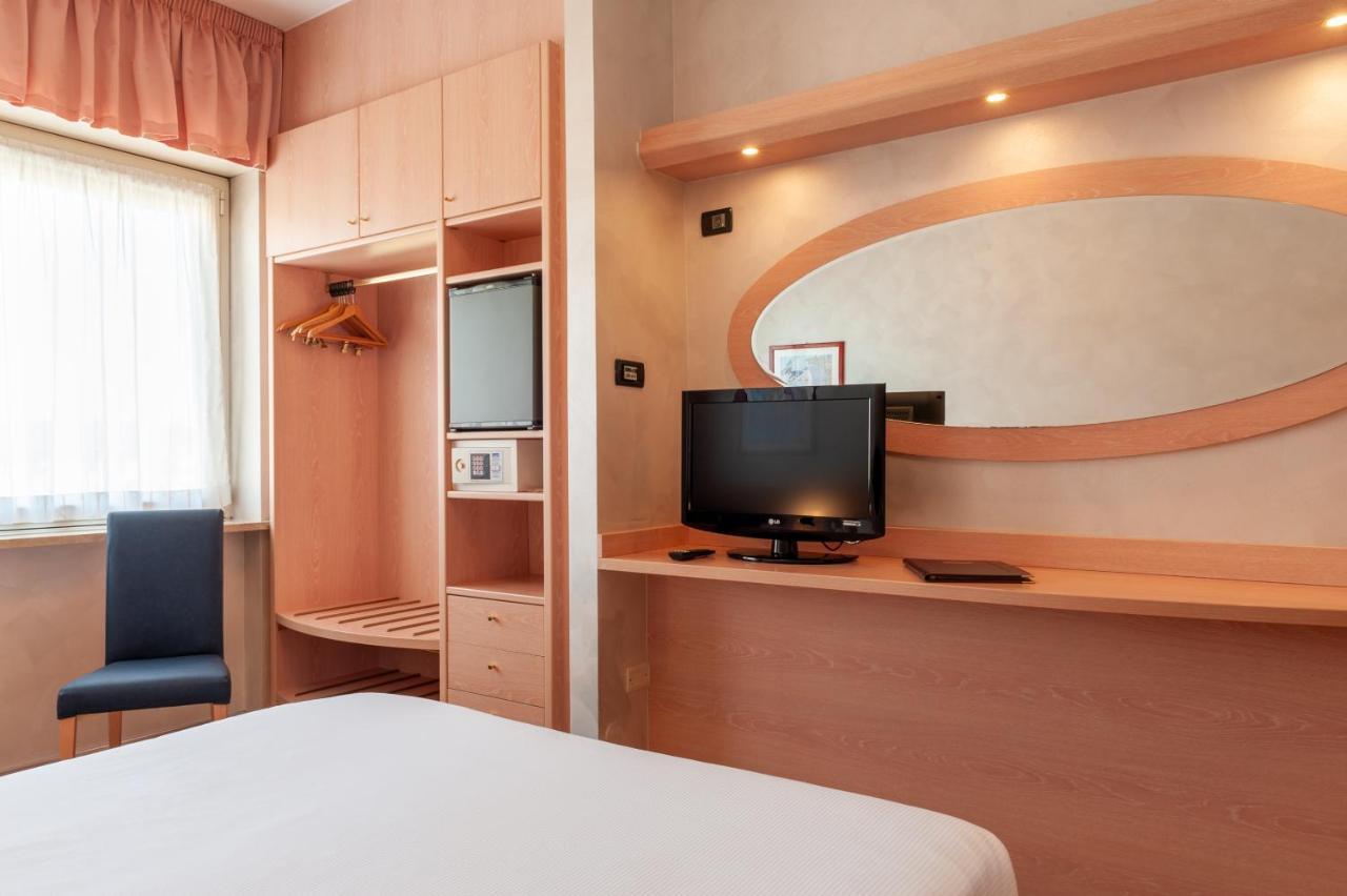 Augustus Hotel Biella Ngoại thất bức ảnh